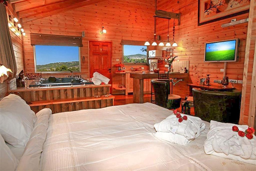 Between Sunrise And Sunset Suites Ya'ara Экстерьер фото